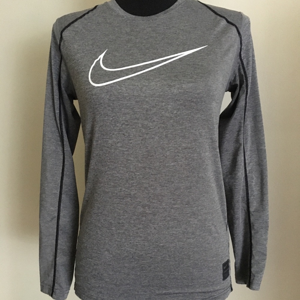 Nike top